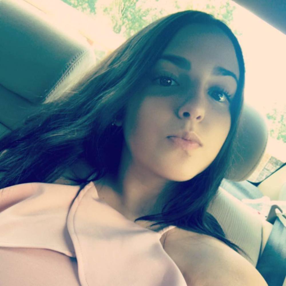 Meet your Posher, Yasira